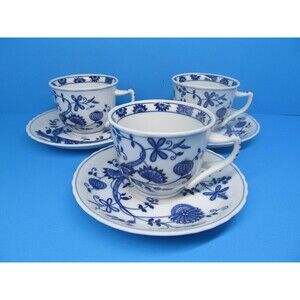 Vienna Woods Blue Onion  Split Handle Bundle Of 3 Cup And 4 Saucers VGC